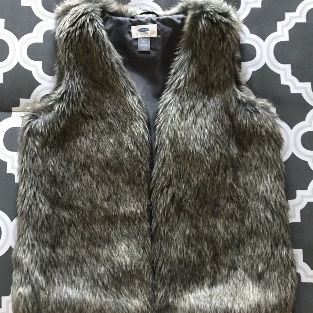 Girls faux fur vest